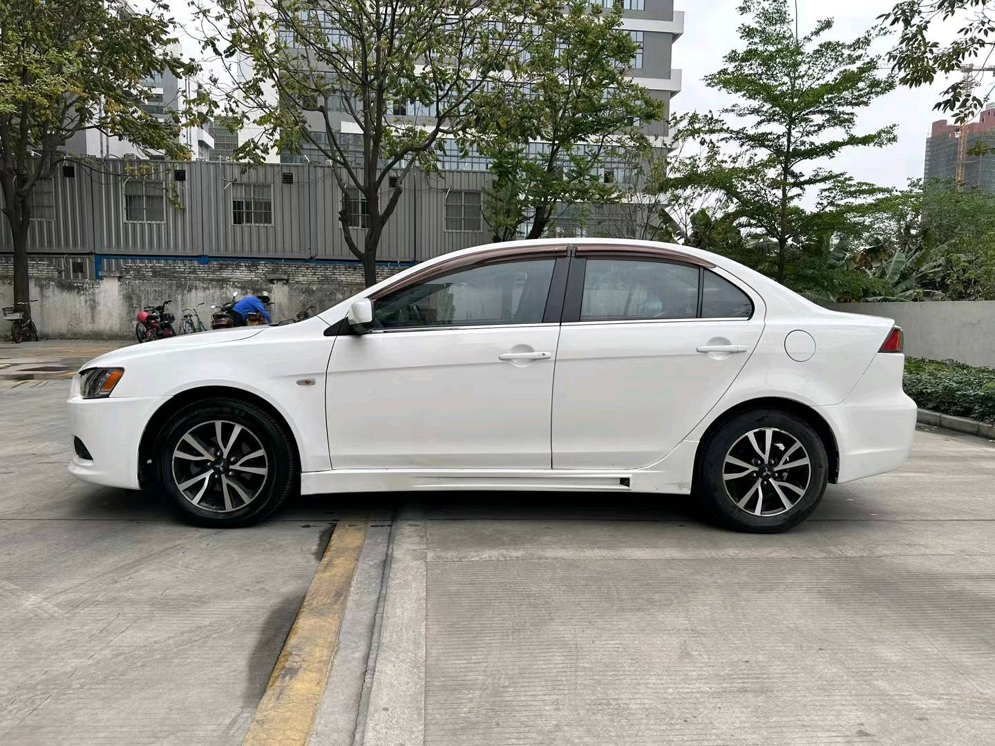 佛山13年三菱翼神3