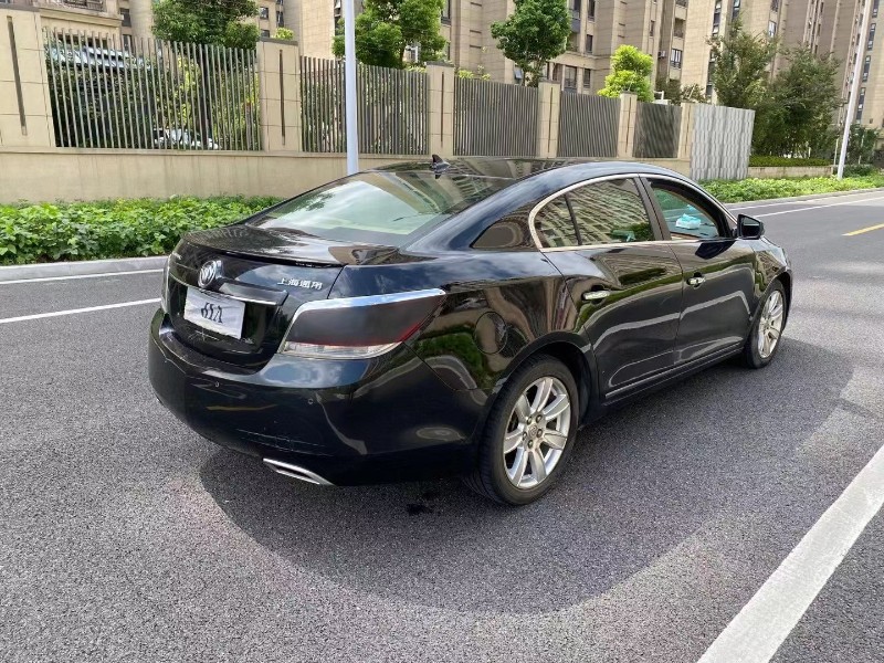 苏州11年别克君越7