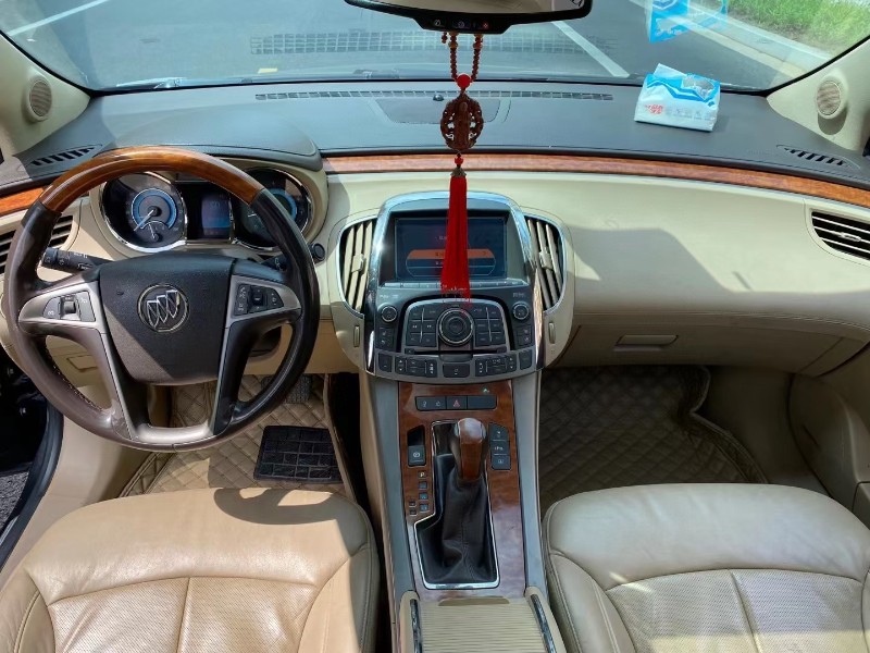 苏州11年别克君越5