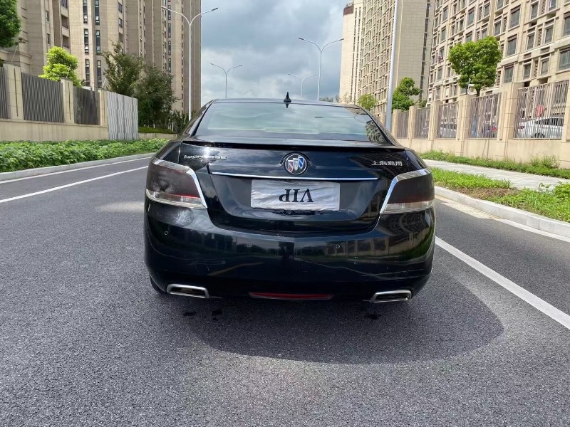 苏州11年别克君越9