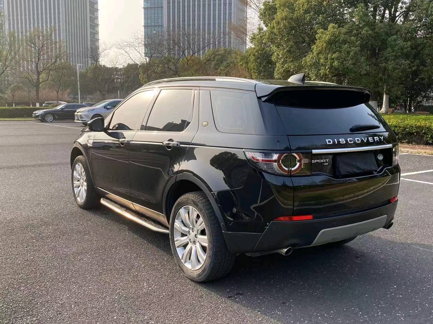 苏州19年路虎发现神行7