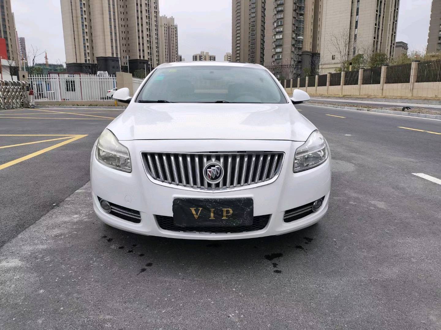 苏州13年别克君威1