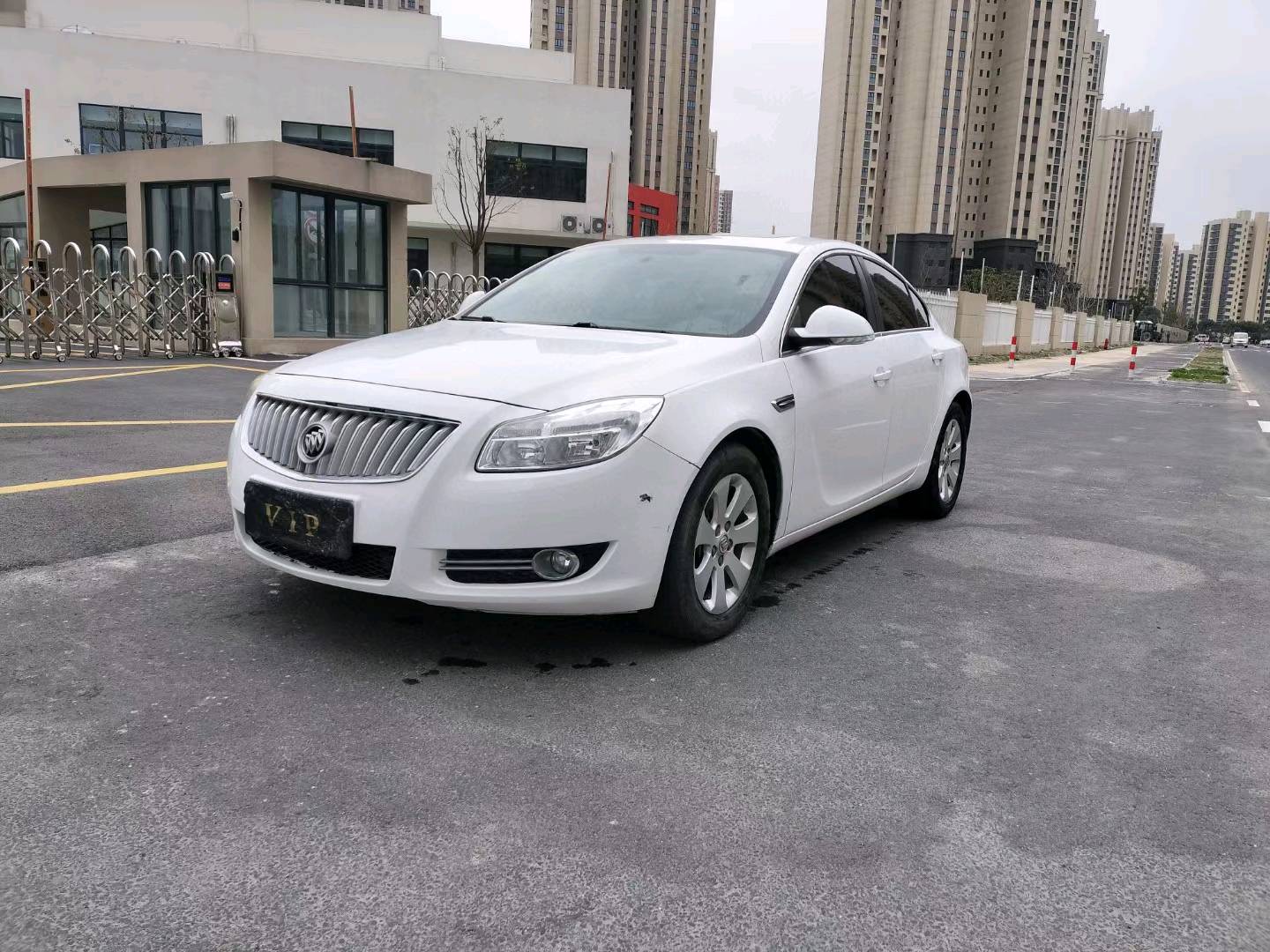 苏州13年别克君威3