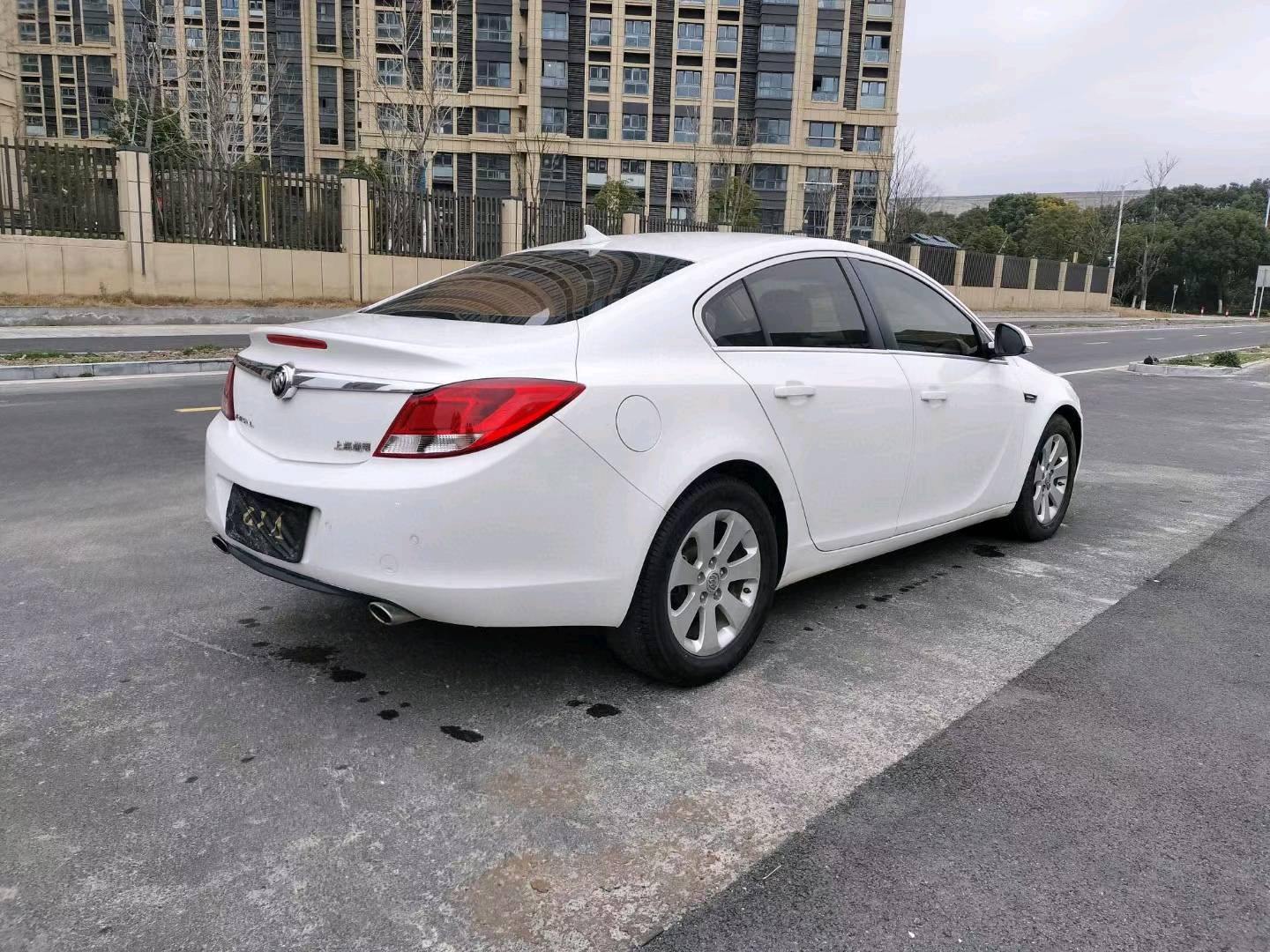 苏州13年别克君威8