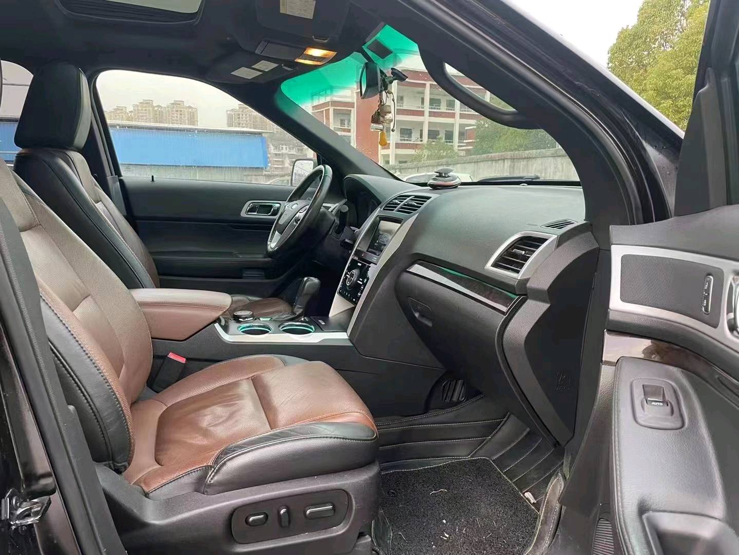 宜昌14年福特探索者5