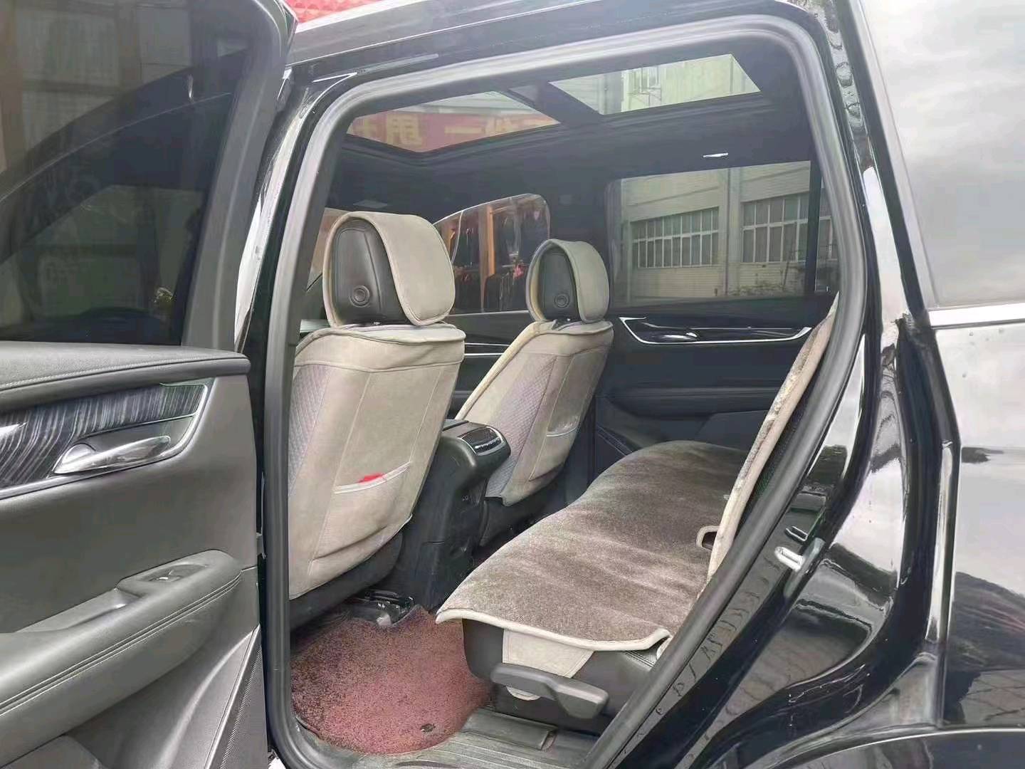 重庆20年凯迪拉克XT67