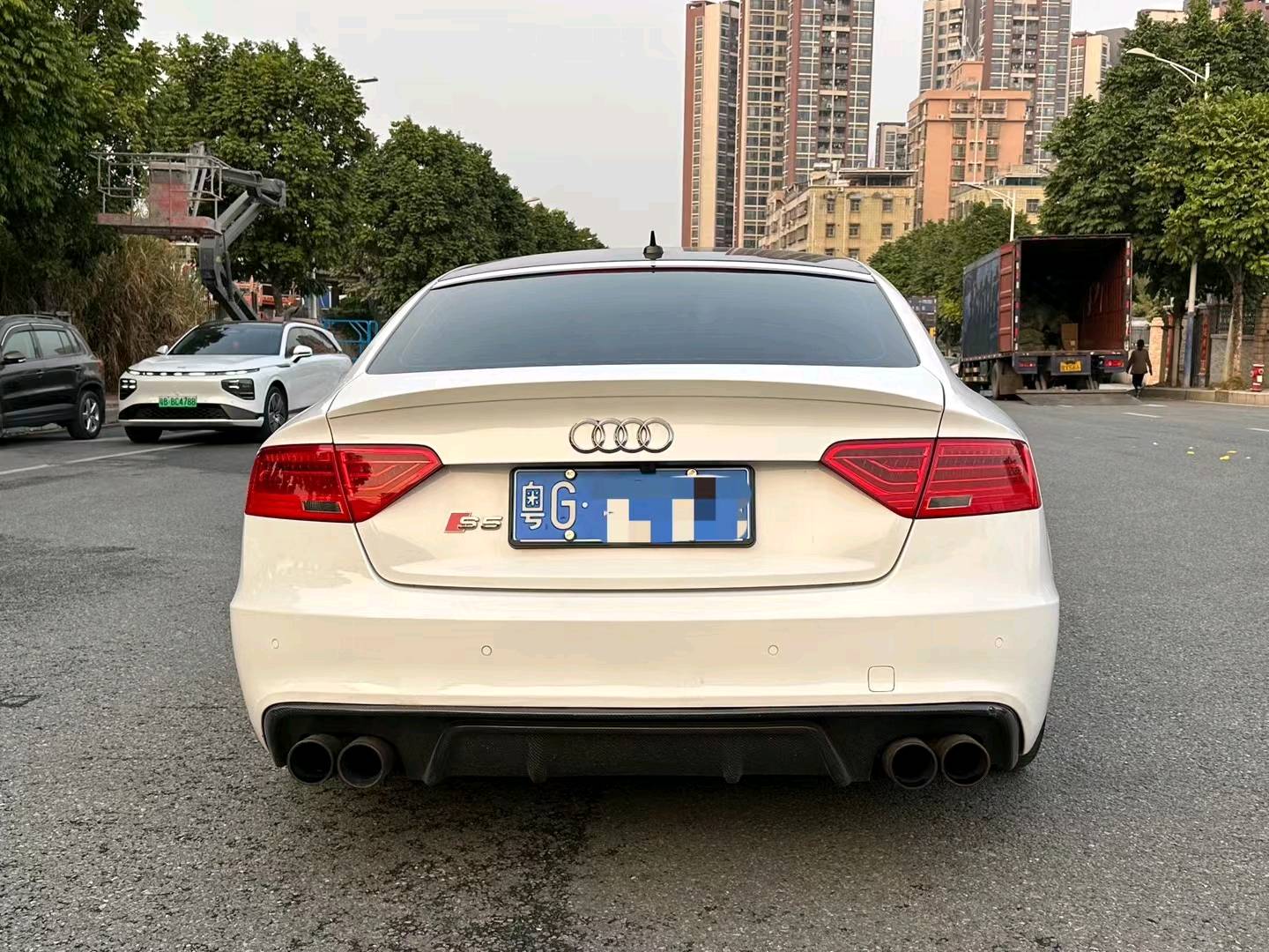 广州14年奥迪S57