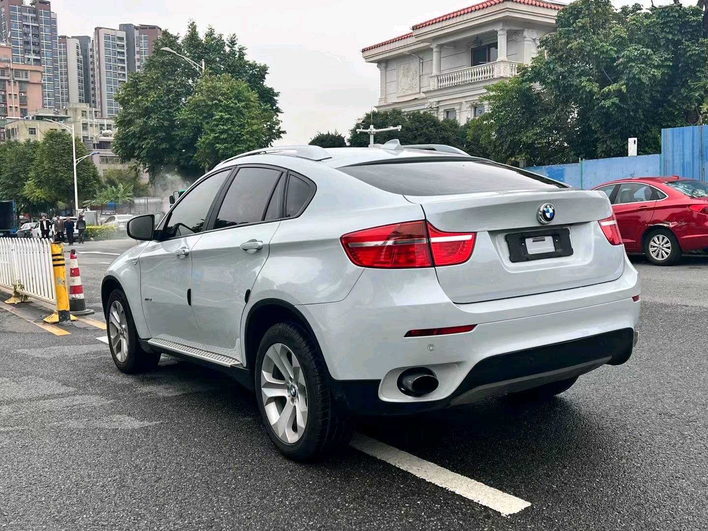 广州11年宝马X68