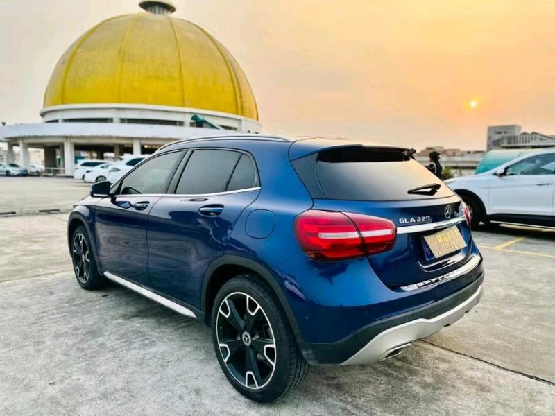 东莞18年奔驰GLA8