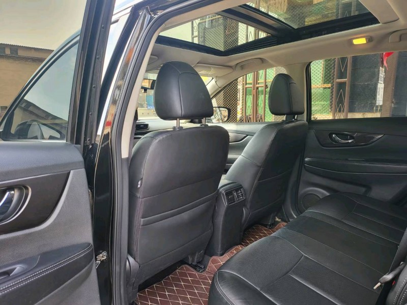 保定18年日产奇骏8