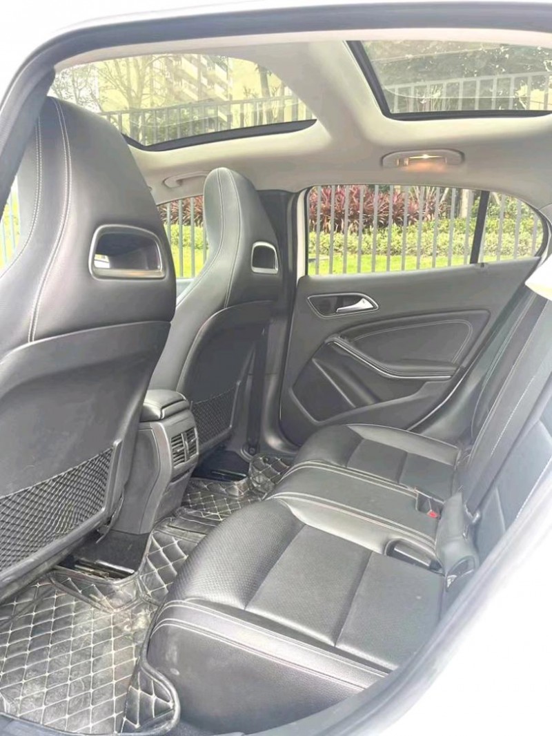 东莞17年奔驰GLA4