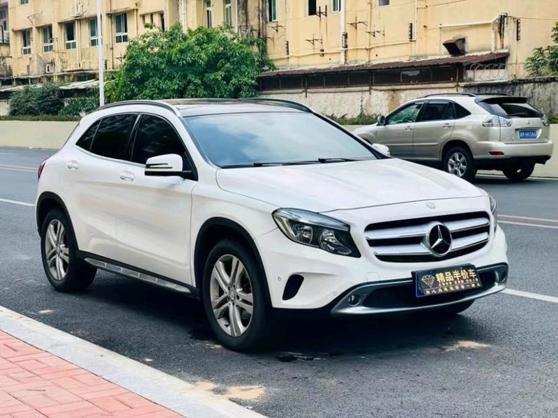 东莞17年奔驰GLA3