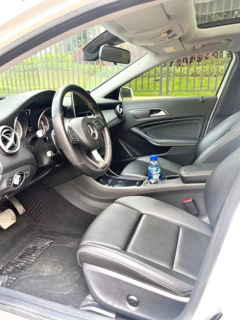 东莞17年奔驰GLA6