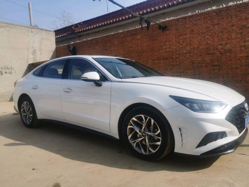 保定22年现代索纳塔十3