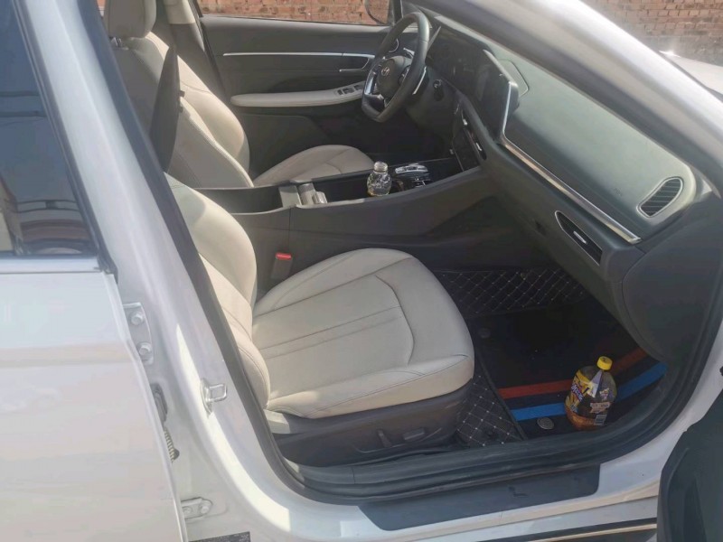 保定22年现代索纳塔十6