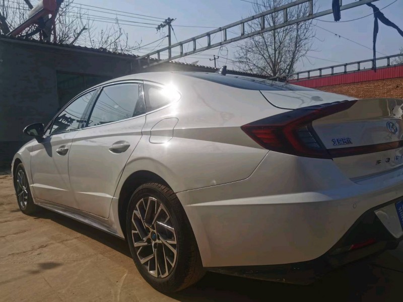 保定22年现代索纳塔十7