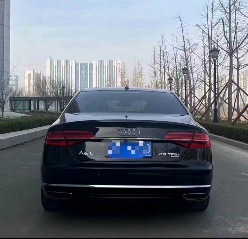 青岛17年奥迪A8L8
