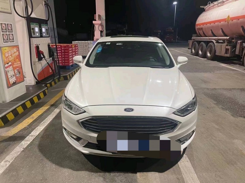 重庆17年福特蒙迪欧1