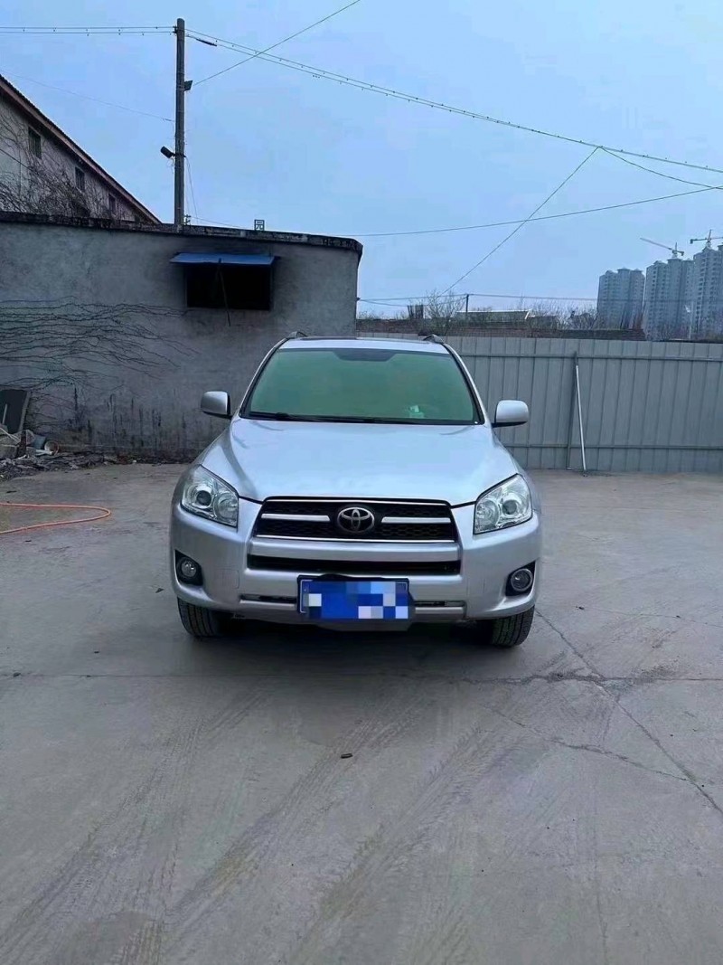 济南11年丰田RAV41