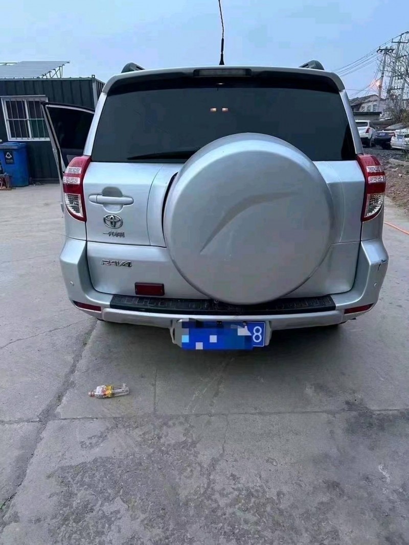 济南11年丰田RAV47