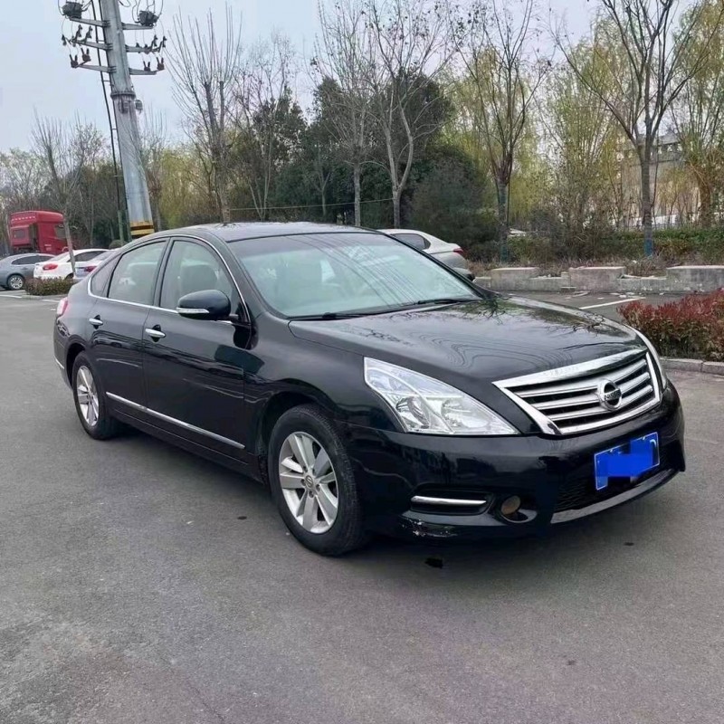 济南12年日产天籁2