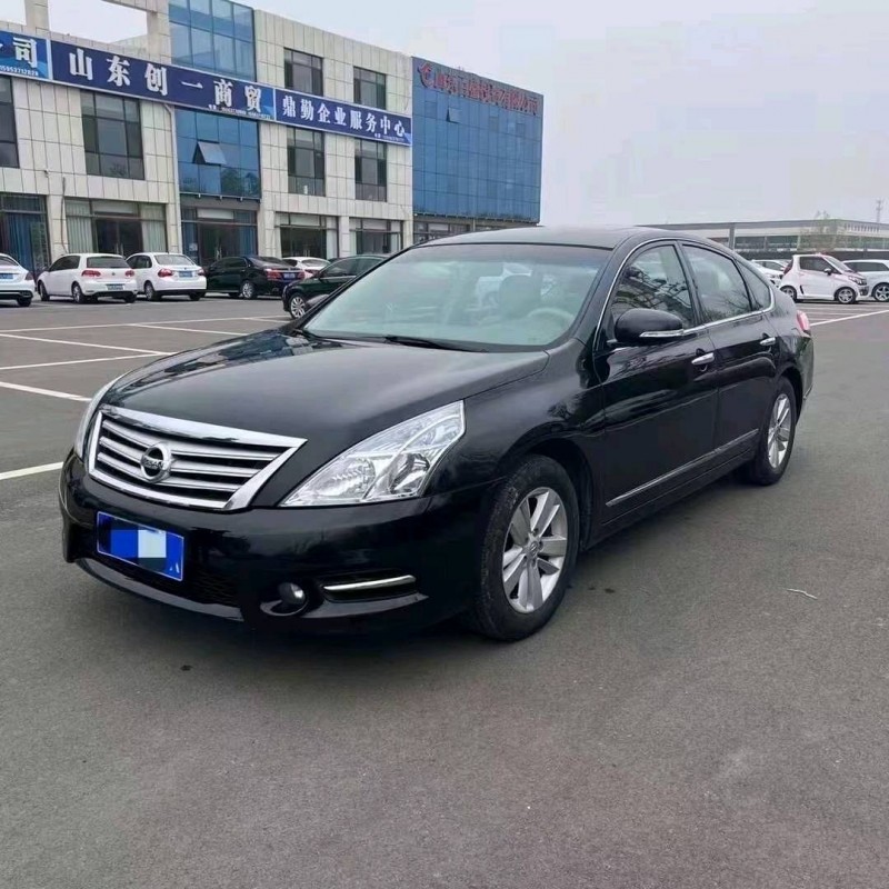 济南12年日产天籁3