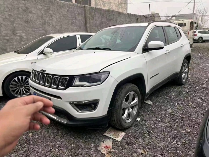 济南17年Jeep自由光2