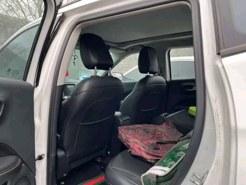 济南17年Jeep自由光9