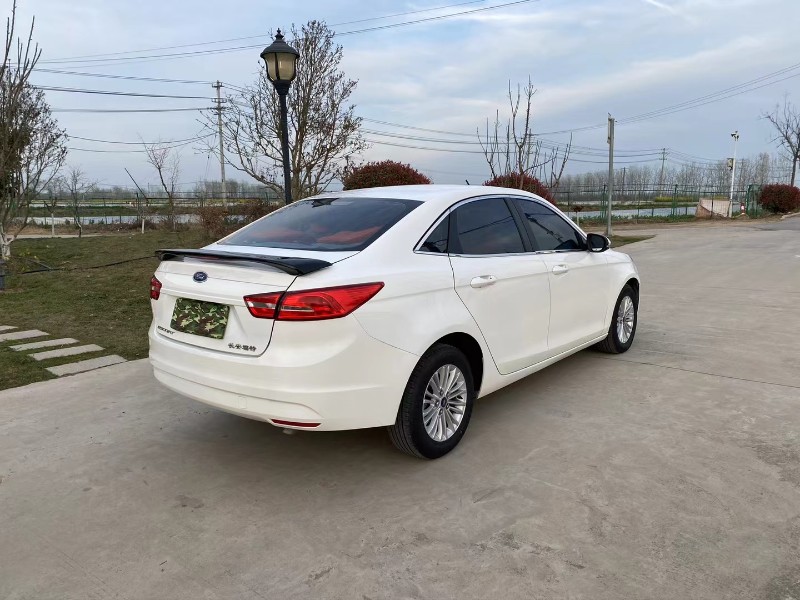 徐州15年福特福睿斯8