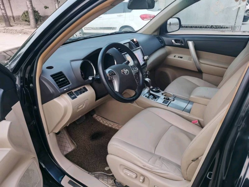 保定14年丰田汉兰达4