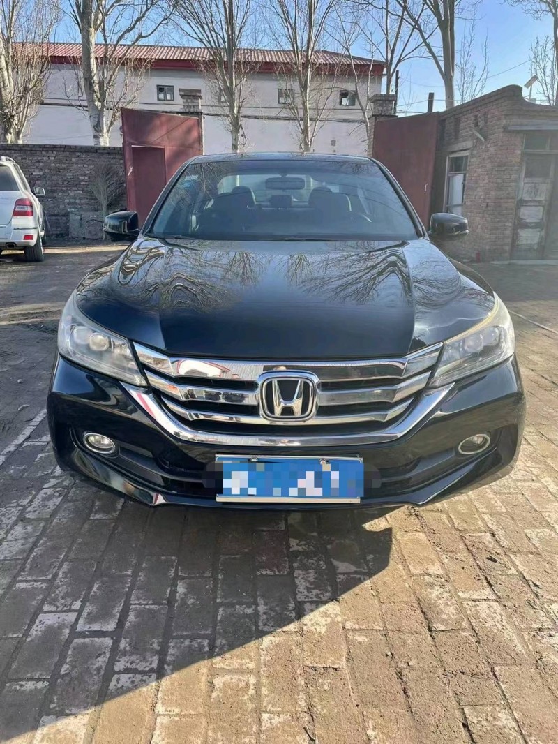 保定15年本田雅阁1