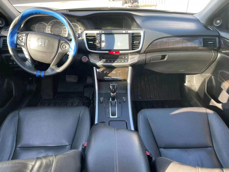 保定15年本田雅阁5