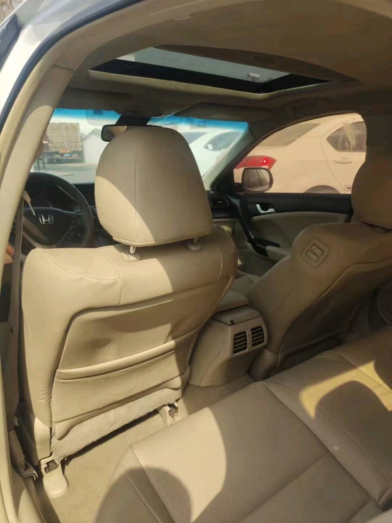 保定13年本田思铂睿4