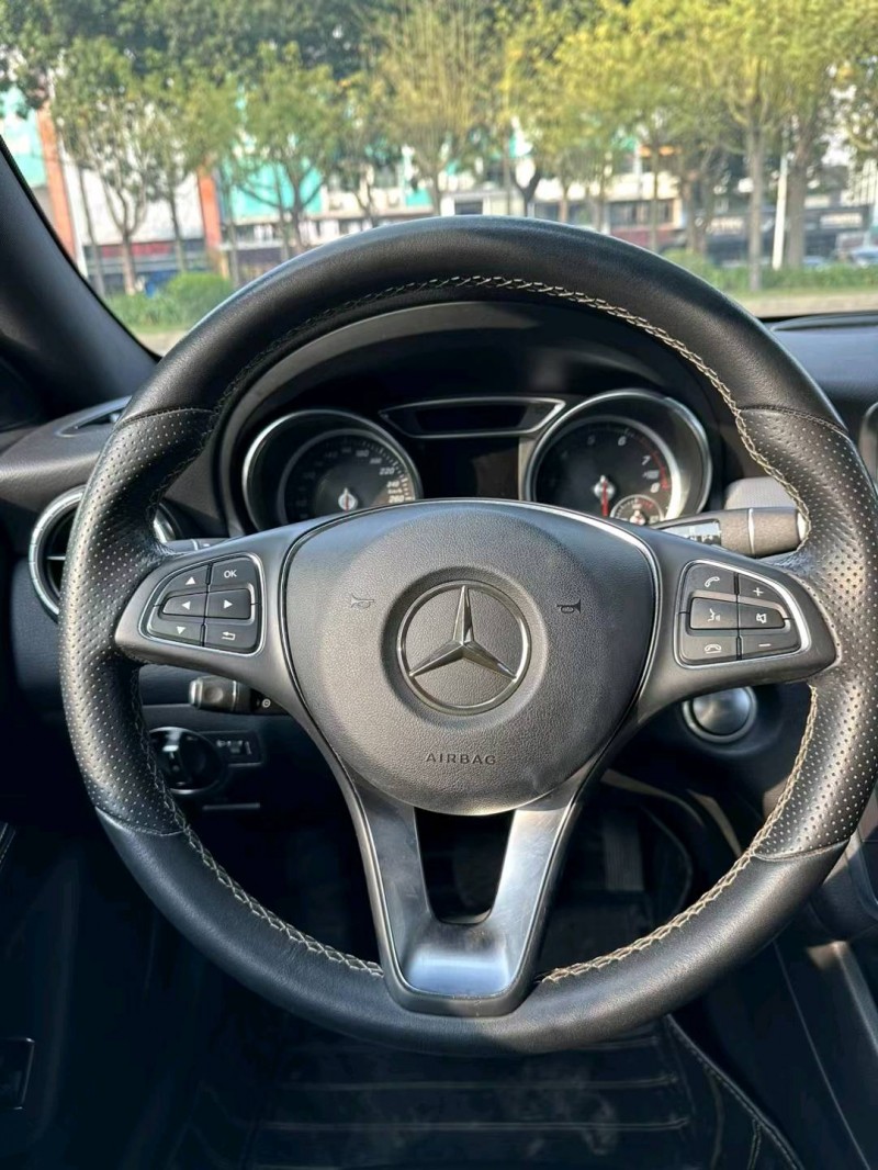 东莞17年奔驰CLA6