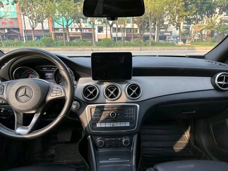 东莞17年奔驰CLA7