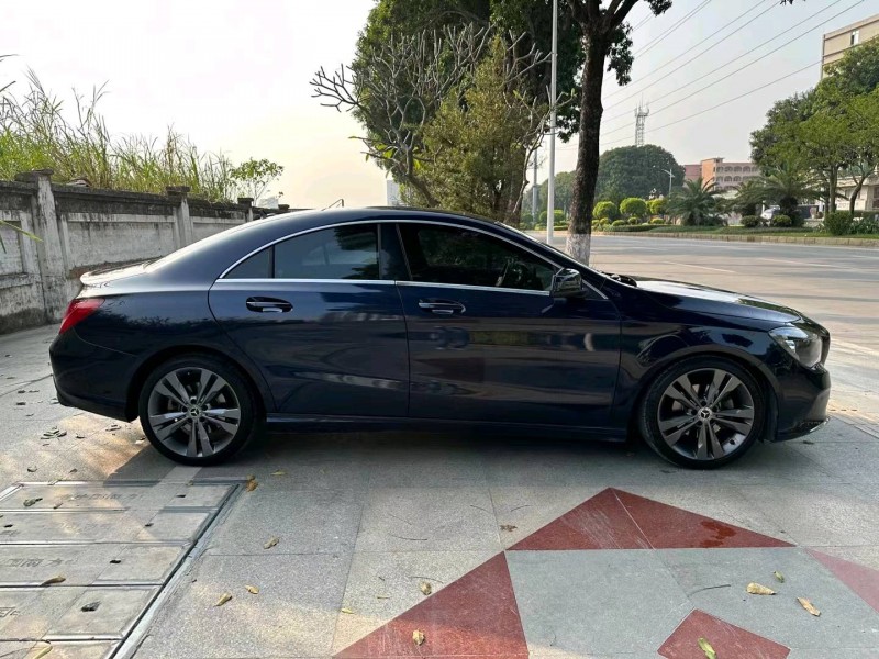 东莞17年奔驰CLA8