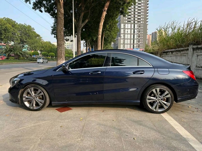 东莞17年奔驰CLA9