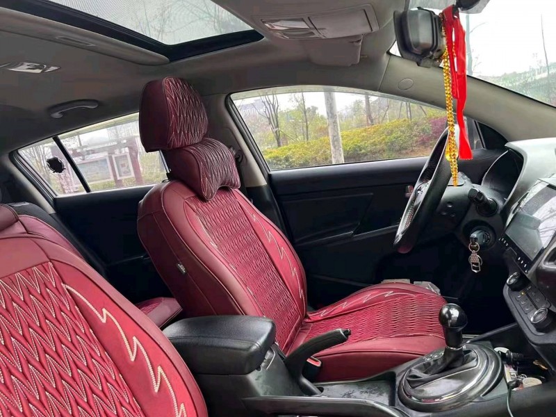 宁波14年起亚智跑6