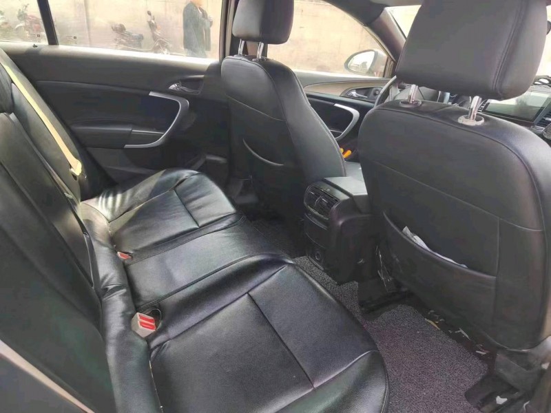 珠海11年别克君威4