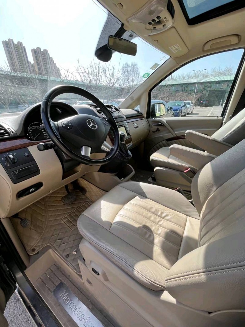 沈阳18年奔驰唯雅诺9