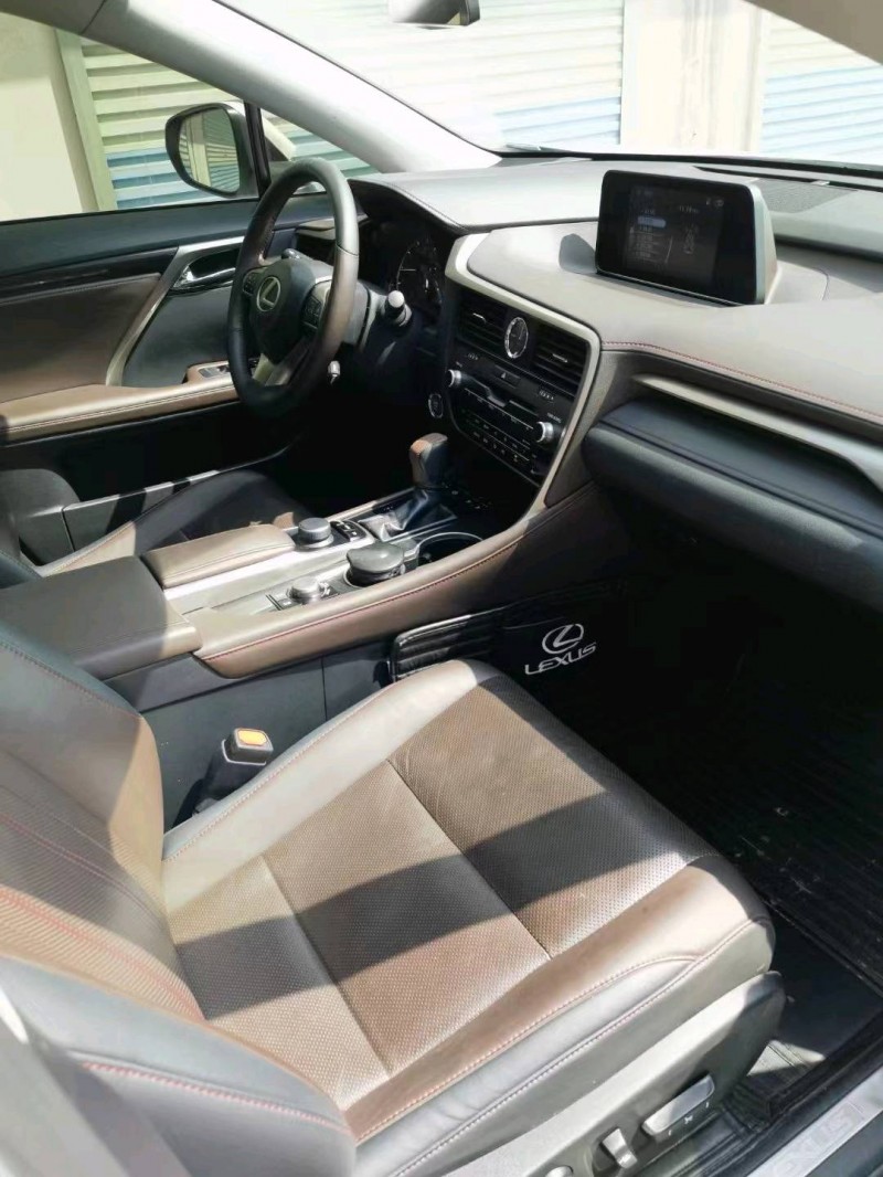 枣庄18年雷克萨斯RX8