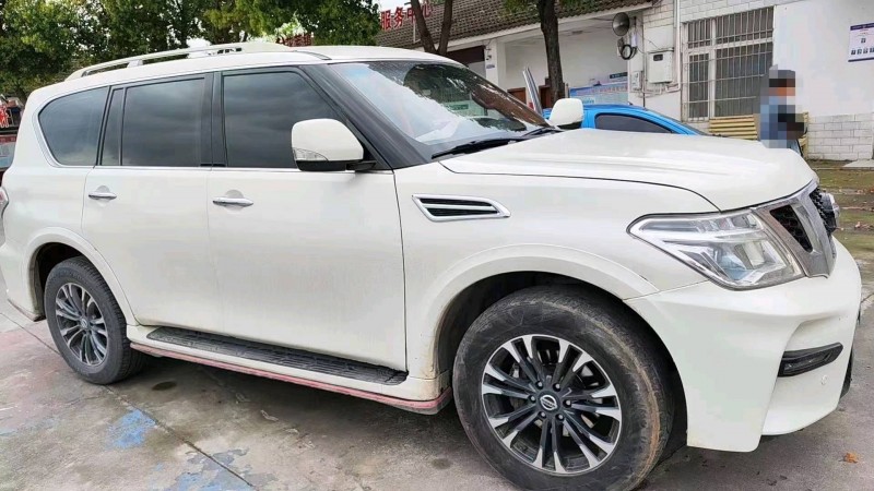 成都17年日产途乐2