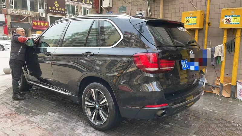 重庆17年宝马X58