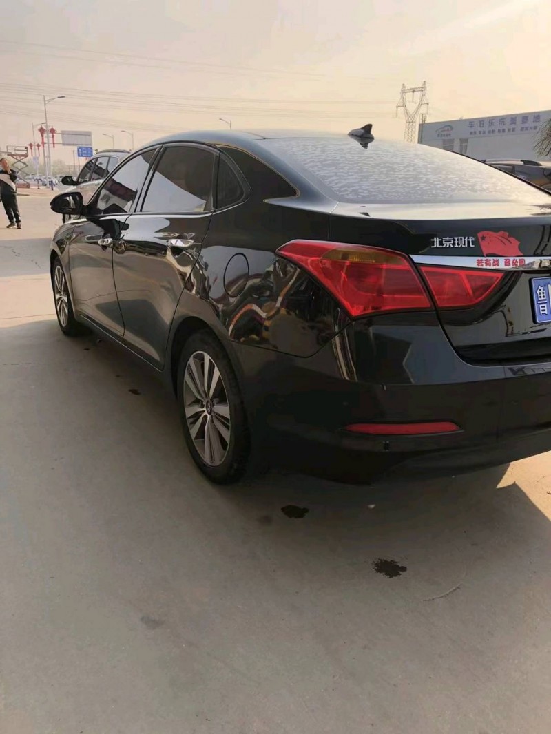 保定17年现代名图7