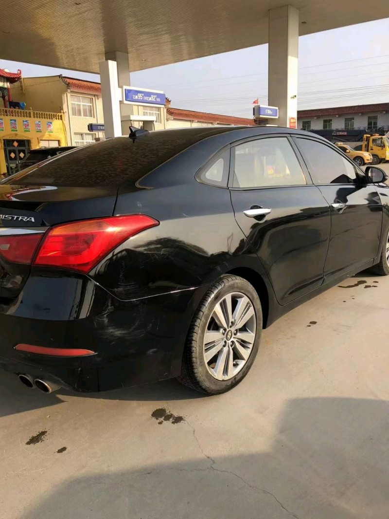 保定17年现代名图8