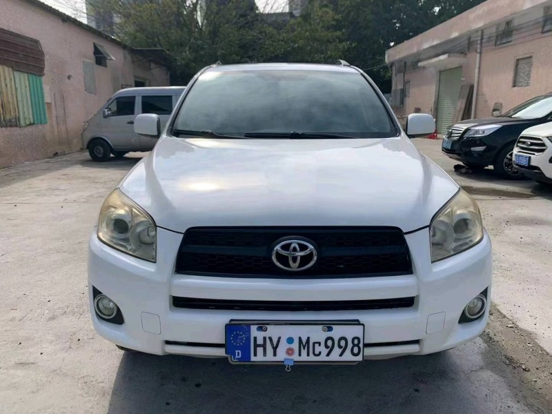 东莞13年丰田RAV41