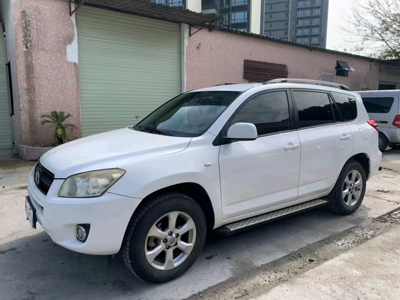 东莞13年丰田RAV43