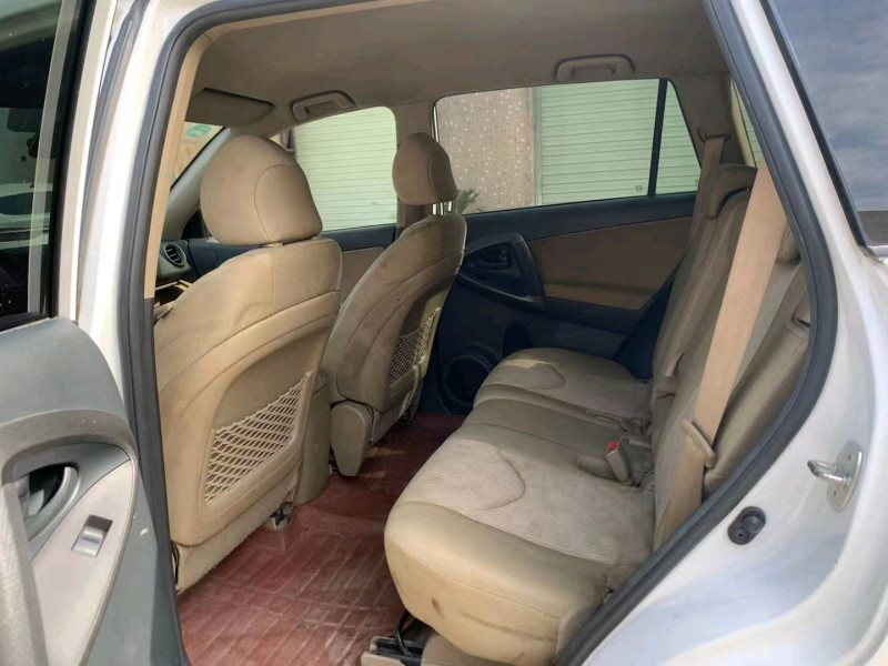 东莞13年丰田RAV45