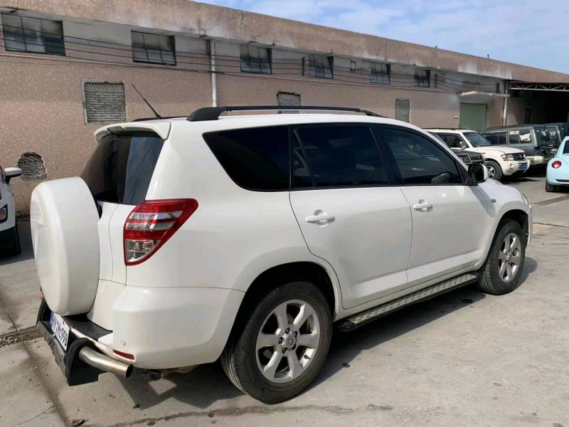东莞13年丰田RAV48