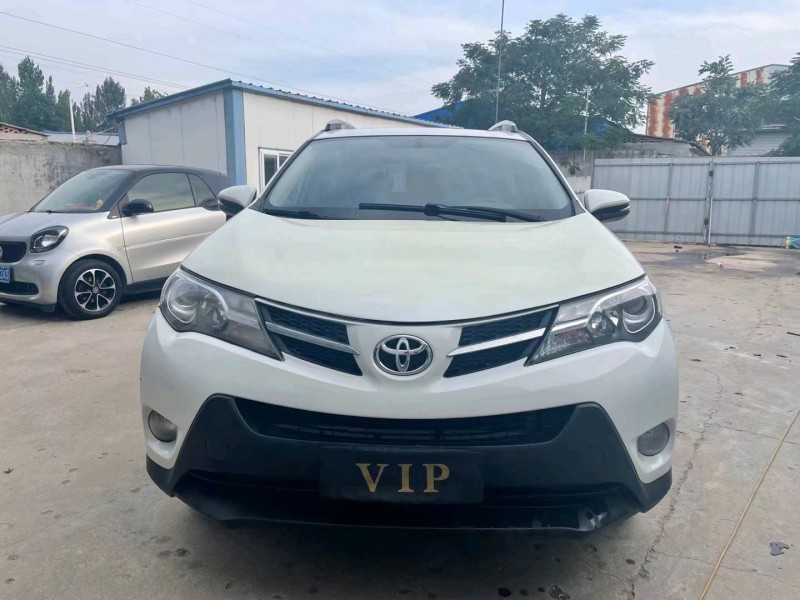 济宁15年丰田RAV4荣放1